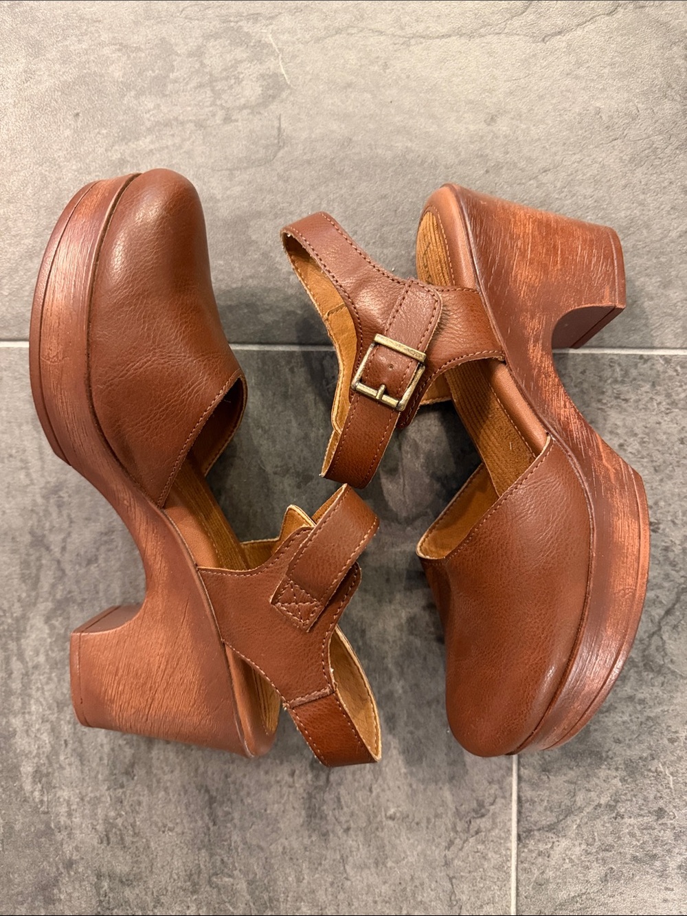 boc Brown Leather Platform Clog Sandals with Buckle